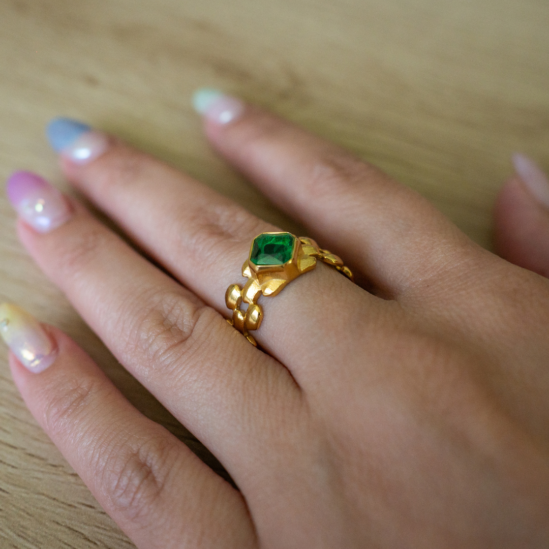 Re: claim ⟡ Emerald Bold Ring